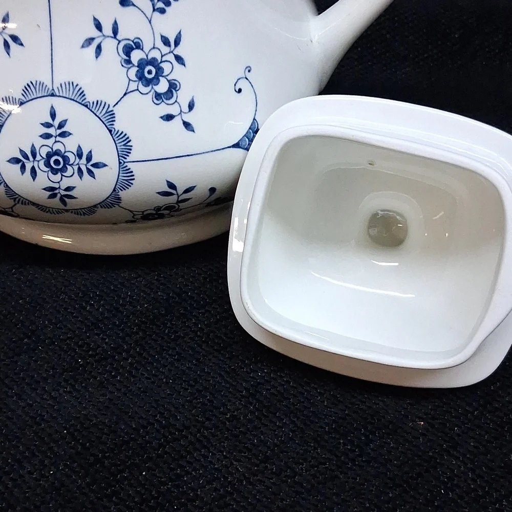 Churchill China. design distinct